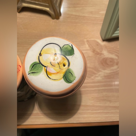 VICKI CARROLL Salt & Pepper Shakers, Vintage Razzle Dazzle 1996 MS Artist Signed - Picture 4 of 11